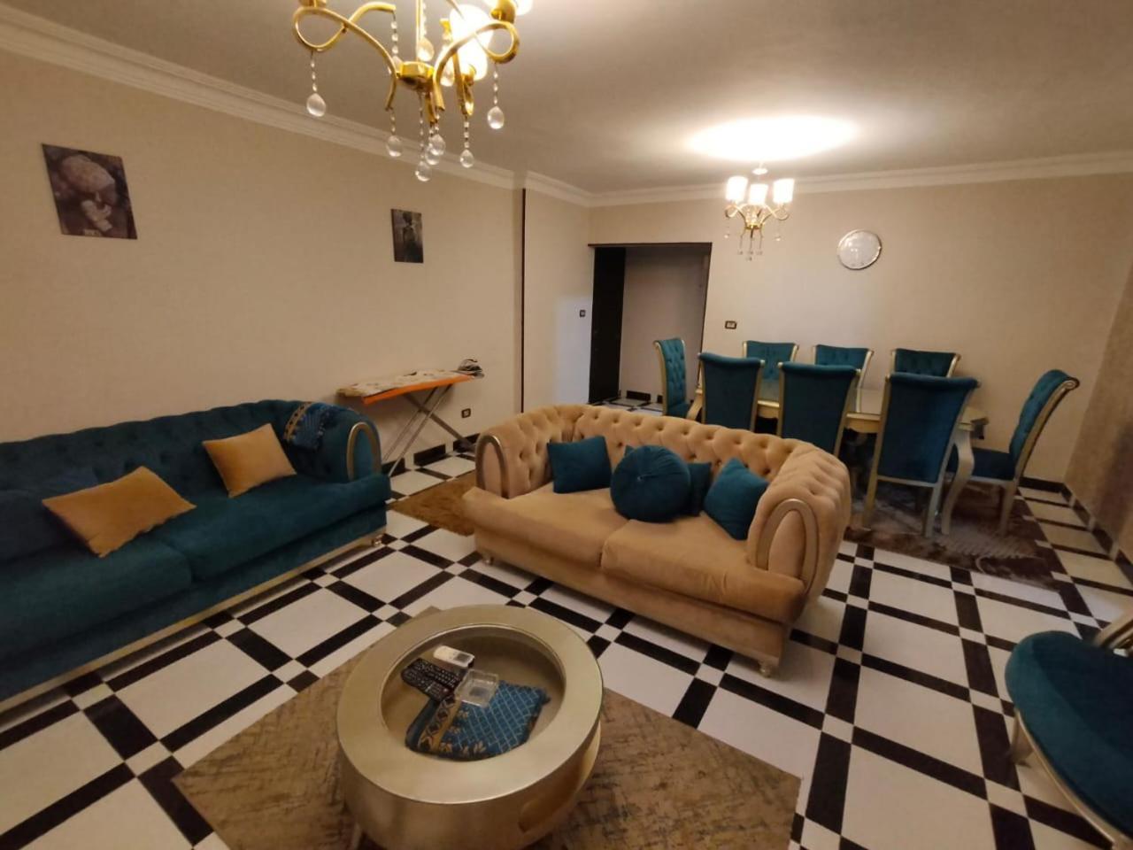شقه عائليه لوكس بشارع مكرم عبيد 2121 Apartment